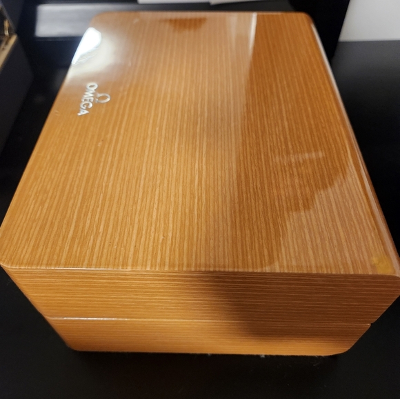 Authentic Omega Seamaster 300m watch box - Picture 6 of 8